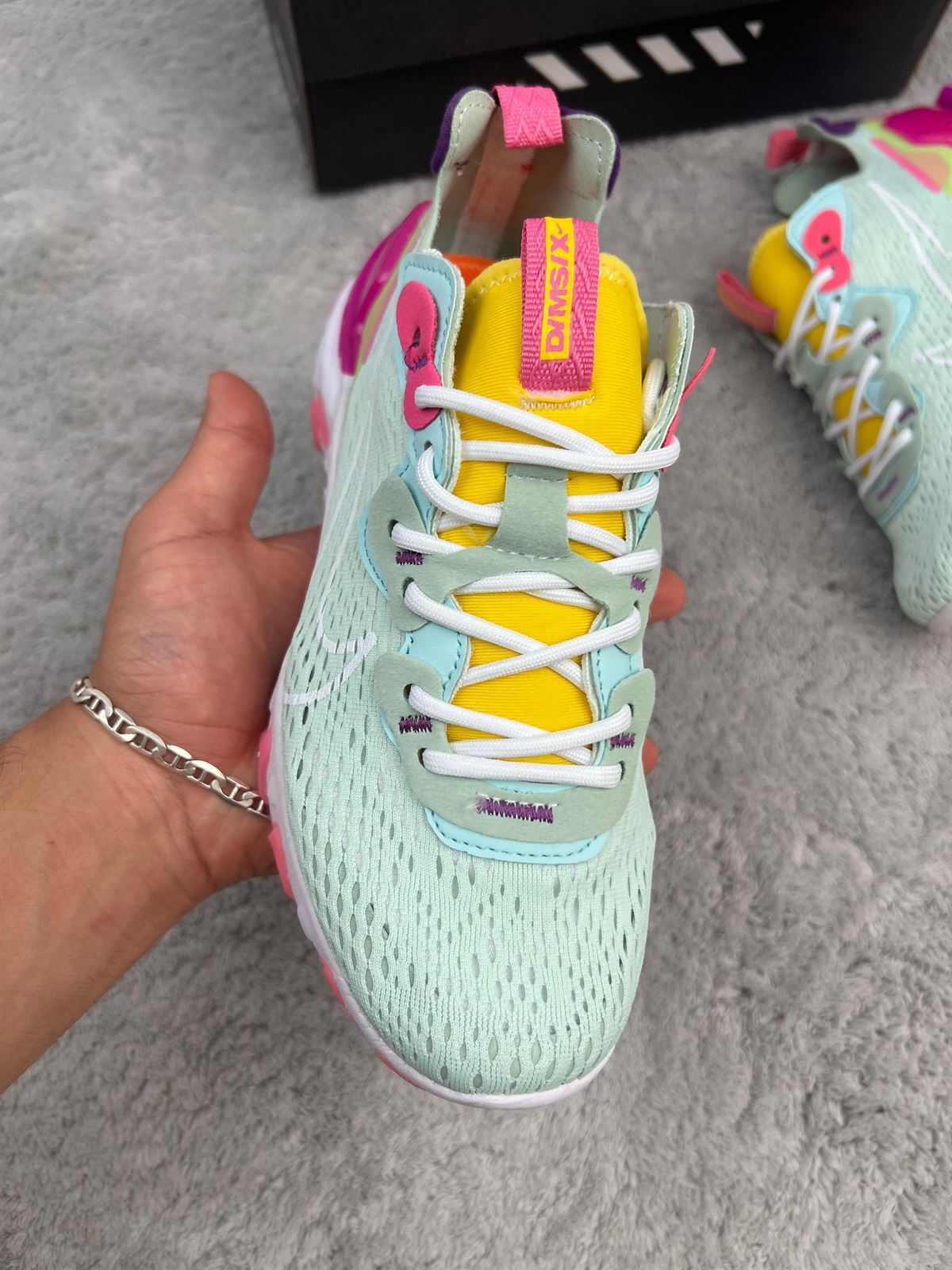 Zapatillas Nike react Pink/green - Imagen 3